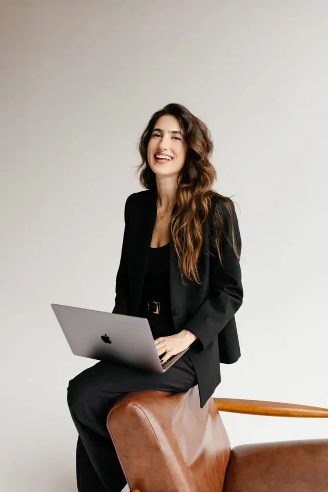 A member of the Get Hands team