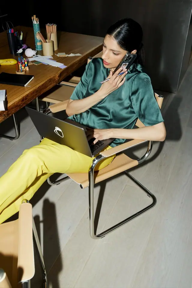 A member of the Get Hands team
